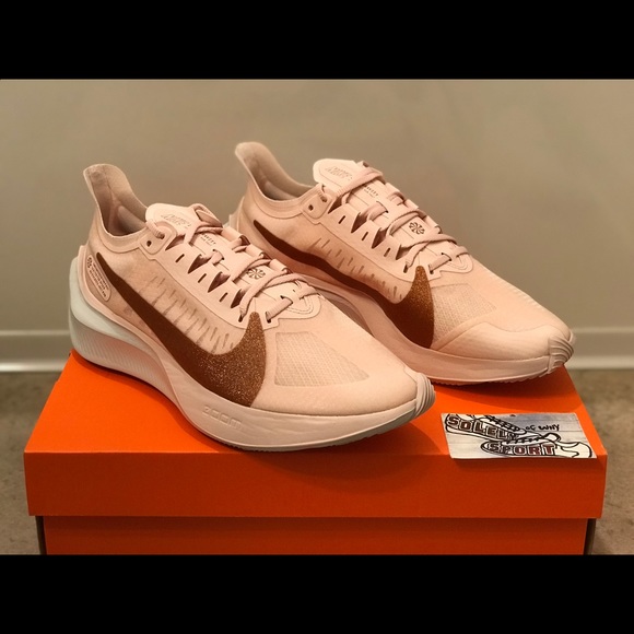 NEW Nike Zoom Gravity Running Shoes Gold Pink - Picture 3 of 8